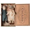Abuela y Abuelo Ratón en Caja