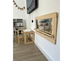 Espejo Montessori Pequeño con Barra de Madera