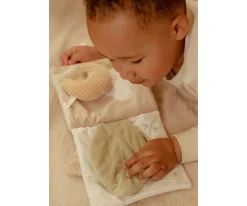 Libro Blandito de Actividades Newborn Naturals